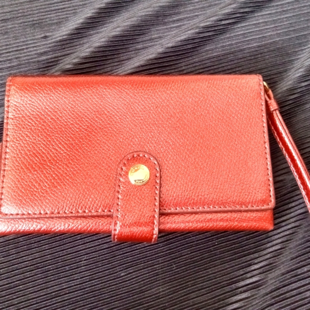 Coach f3977 crossgrain metallic cherry leather phone  case wristlet